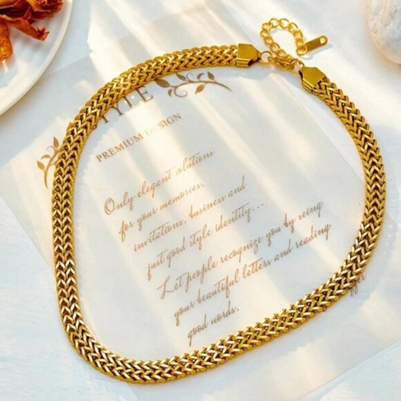 Elegant Gold Necklace Stainless Steel - Picture 3 of 6